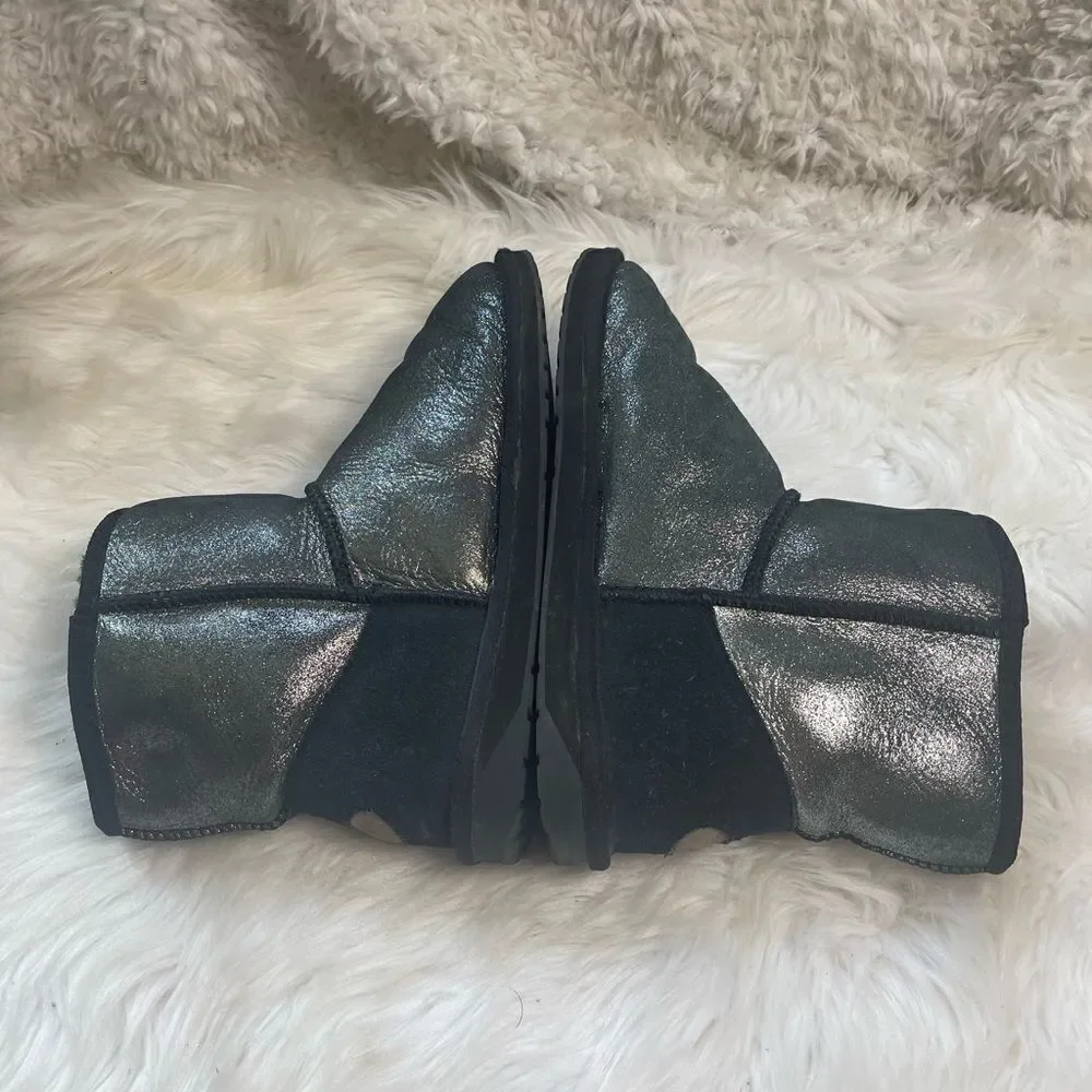 EMU Australia Stinger Metallic pewter and black sheepskin mini boots size 9